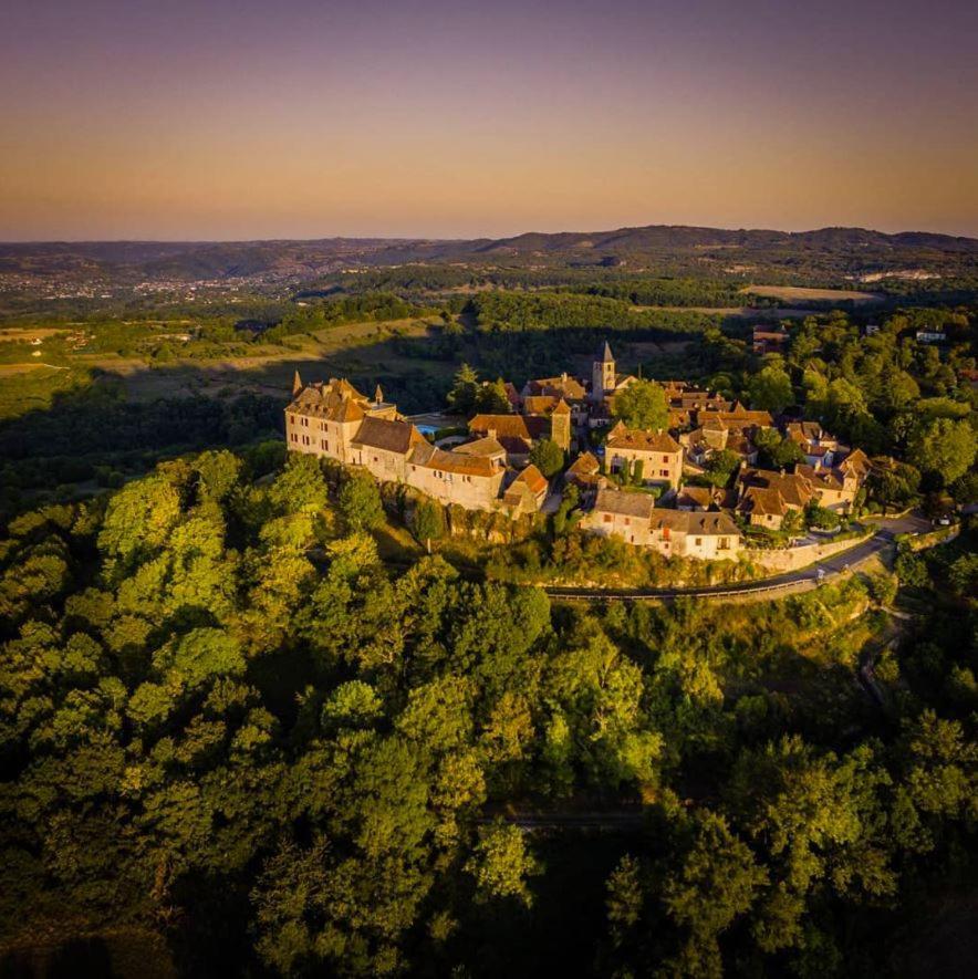 Maison Pierre Loti, Gite Historique Et Spacieux En Vallee De La Dordogne Bretenoux Exterior foto